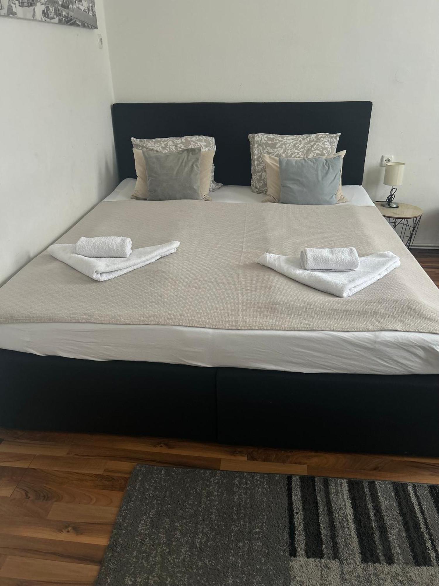 Paower Apartment Wenen Buitenkant foto